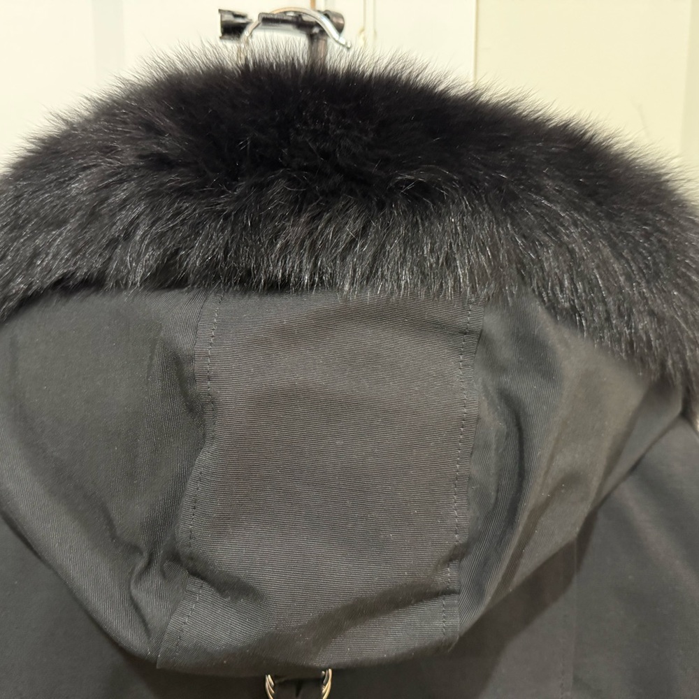 (MINT CONDITION) Moose Knuckles Original Stirling Parka with Fox Fur - Picture 5 of 9